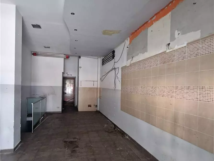 Immagine 5 di Attività commerciale in vendita  in Via del Vespro, 4 a Messina