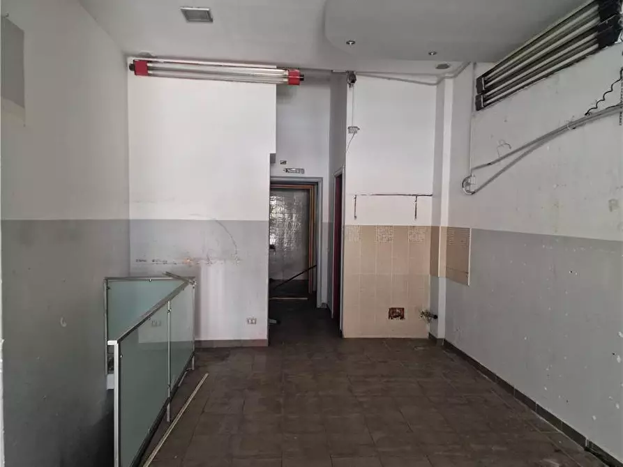 Immagine 6 di Attività commerciale in vendita  in Via del Vespro, 4 a Messina
