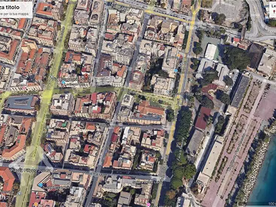 Immagine 1 di Garage in vendita  in Via Colapesce, 5 a Messina