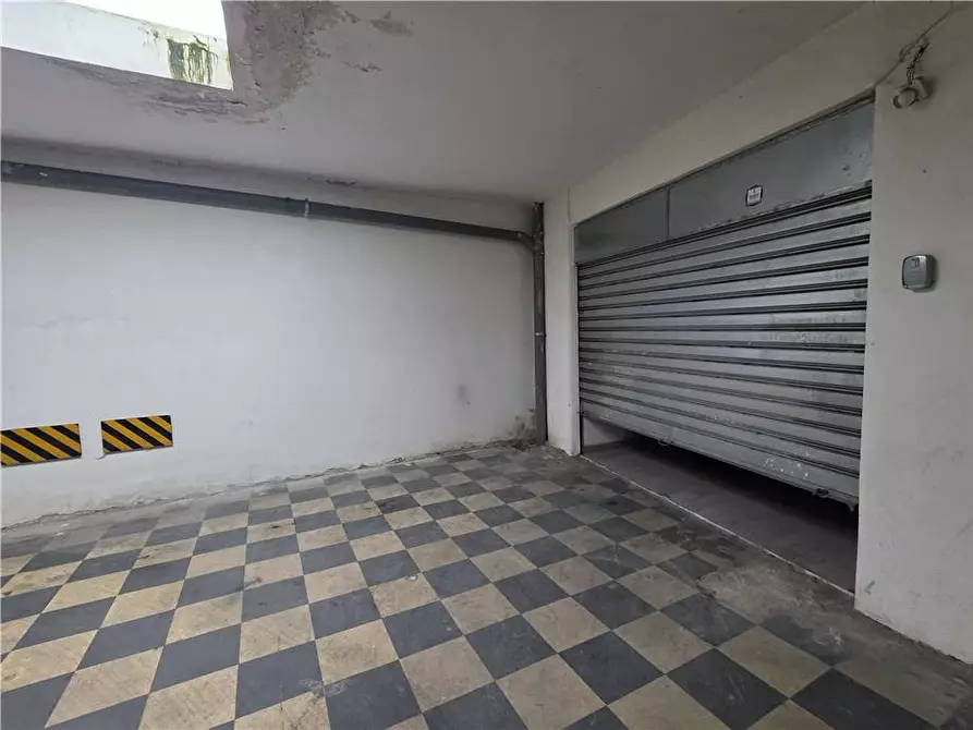 Immagine 7 di Garage in vendita  in Via Colapesce, 5 a Messina