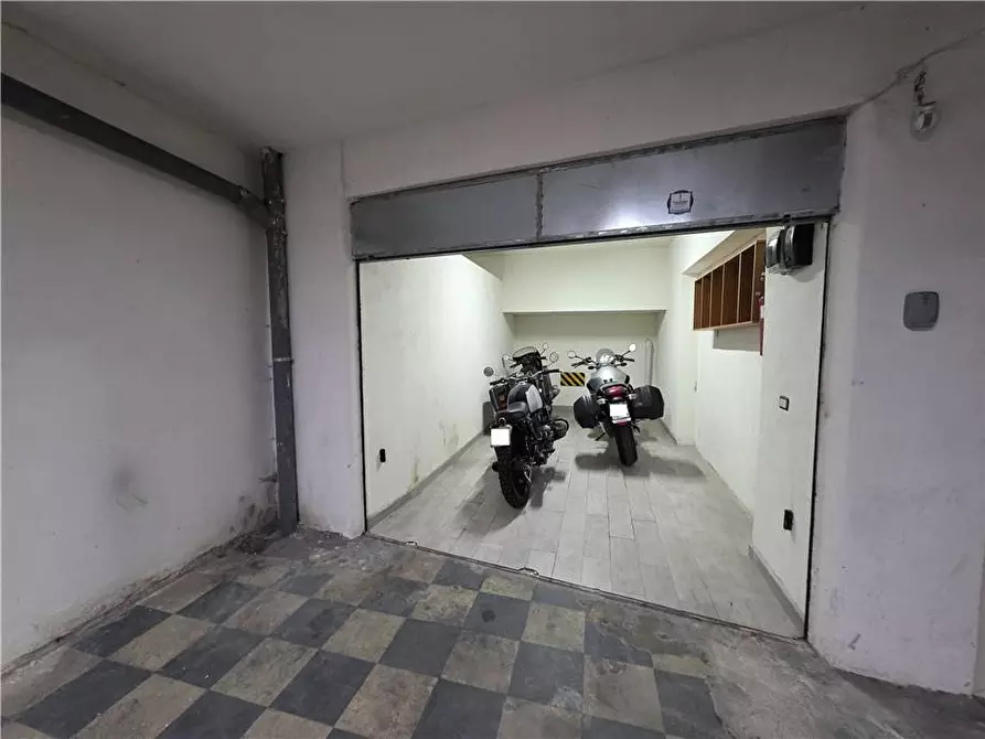 Immagine 8 di Garage in vendita  in Via Colapesce, 5 a Messina