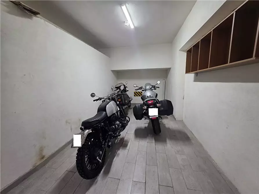Immagine 9 di Garage in vendita  in Via Colapesce, 5 a Messina
