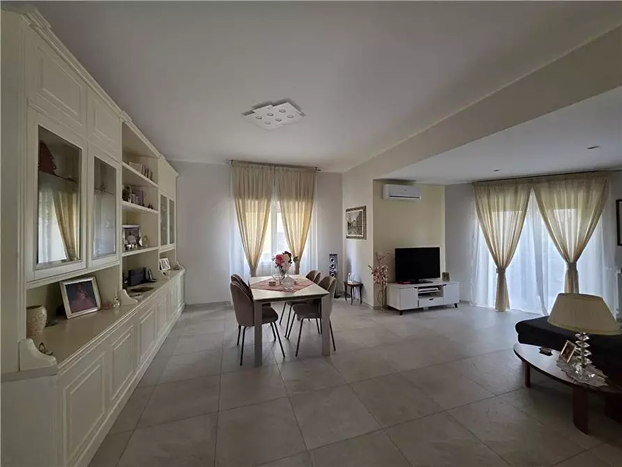 Immagine 1 di Appartamento in vendita  in V.le dei Tigli, 15 a Messina