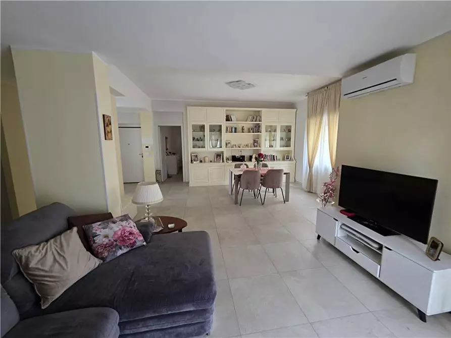 Immagine 5 di Appartamento in vendita  in V.le dei Tigli, 15 a Messina
