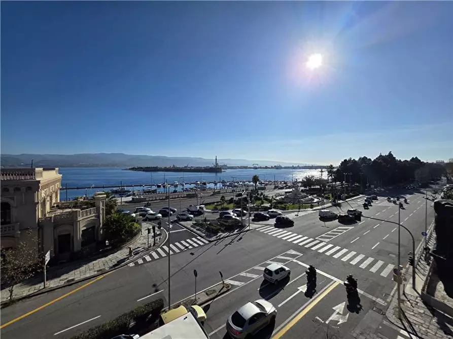 Immagine 1 di Appartamento in vendita  in Via Garibaldi, 275 a Messina