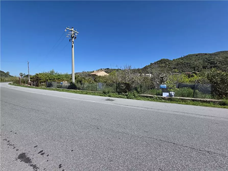 Immagine 2 di Terreno in vendita  in Via Kennedy, 35 a Saponara
