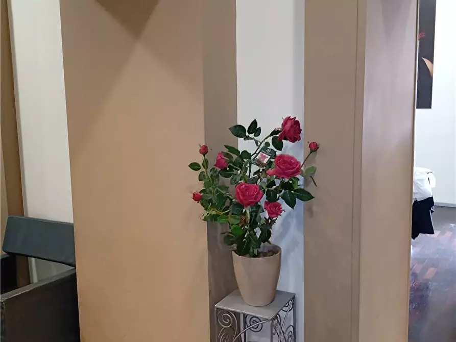Immagine 2 di Ufficio in vendita  a Latina