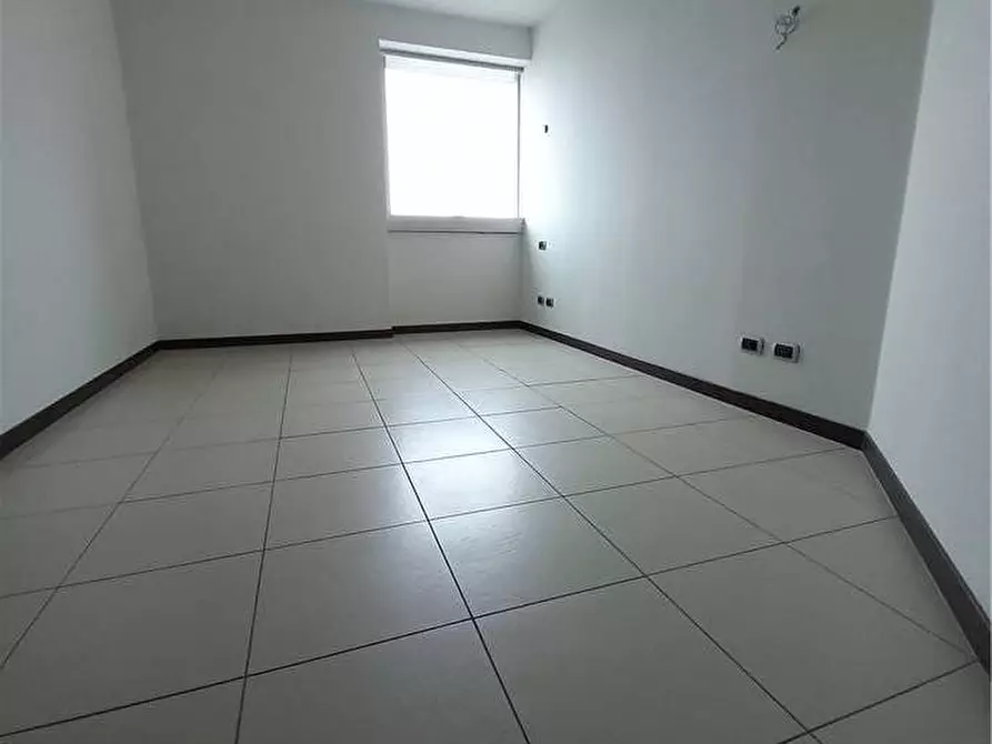 Immagine 3 di Ufficio in vendita  a Latina