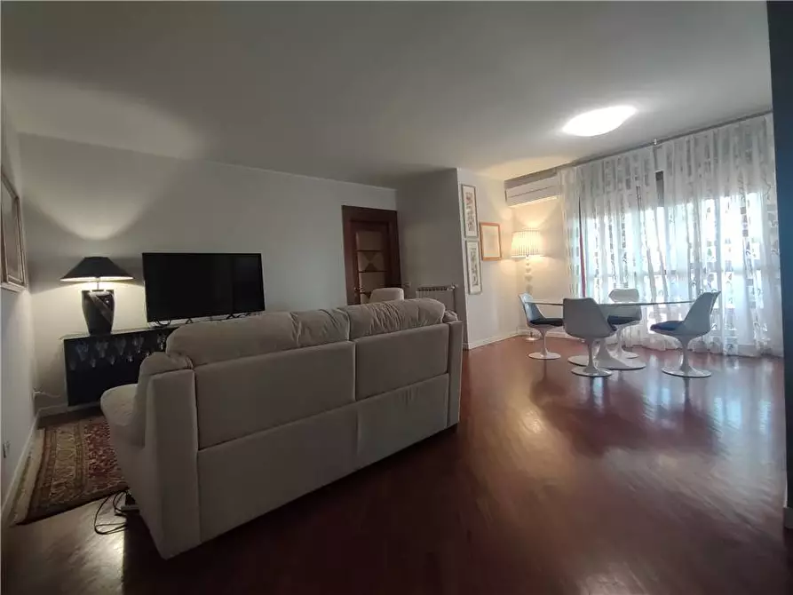 Immagine 3 di Appartamento in vendita  a Latina
