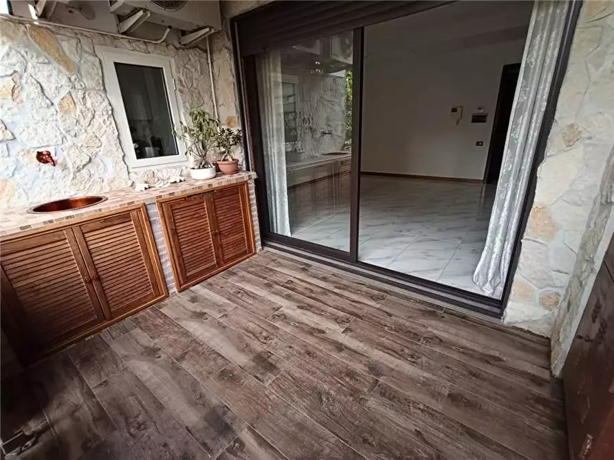 Immagine 1 di Appartamento in vendita  a Latina