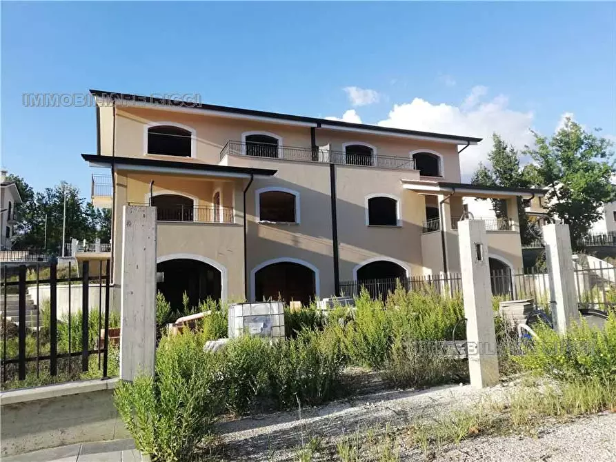 Immagine 7 di Villa in vendita  a Pontecorvo