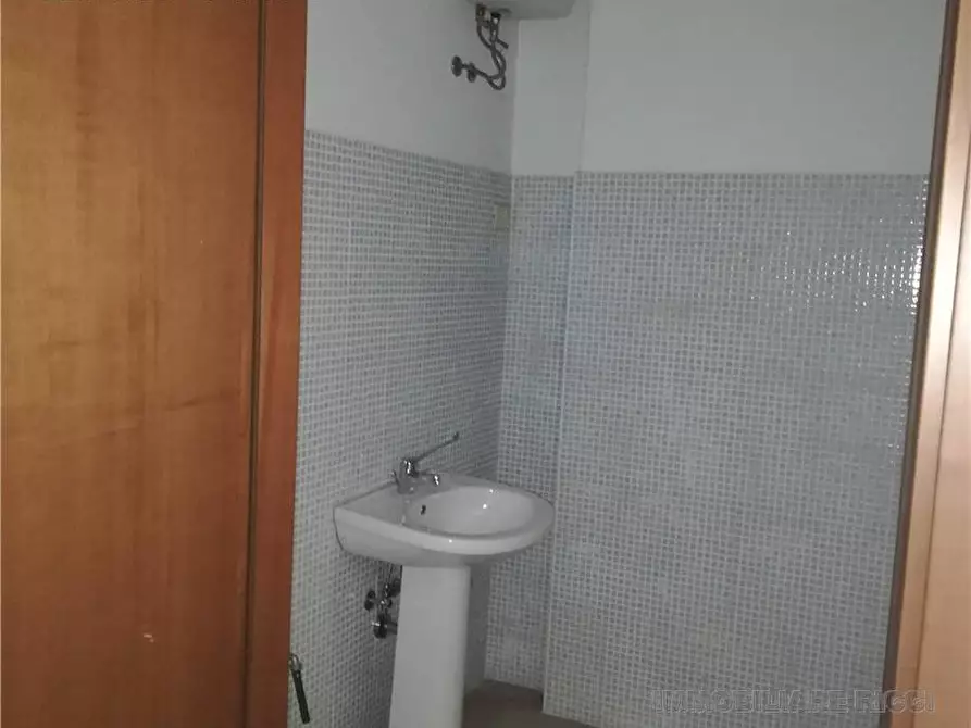 Immagine 11 di Attività commerciale in affitto  in Via Corso Garibaldi, snc a Pontecorvo