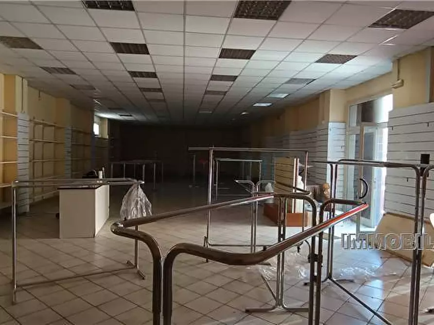 Immagine 8 di Attività commerciale in vendita  a Pontecorvo