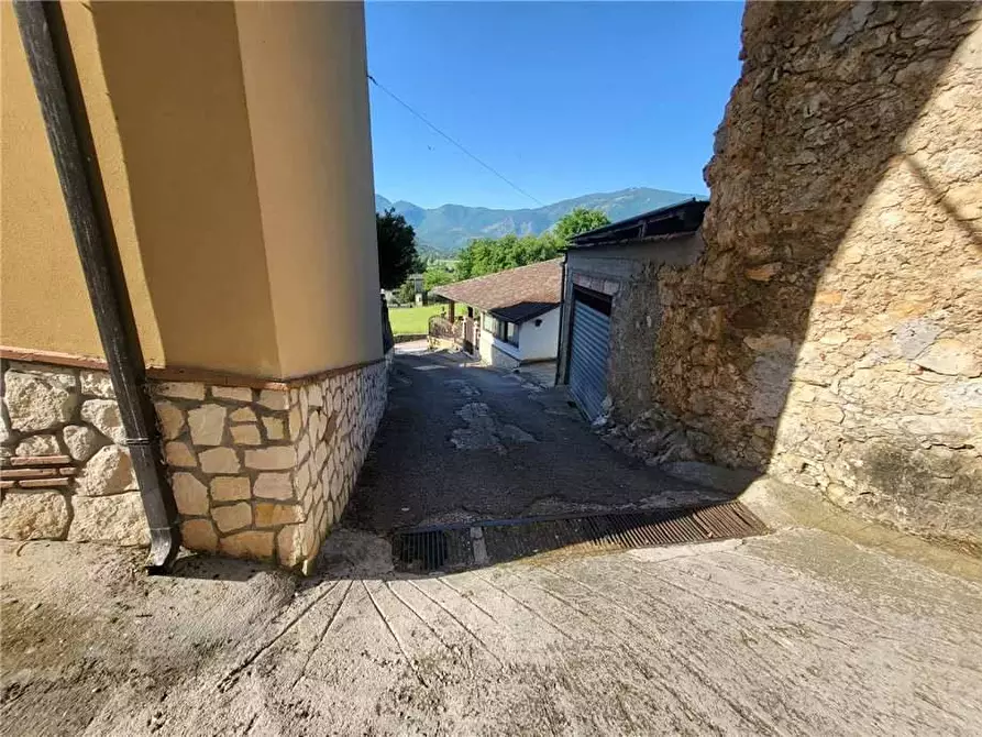 Immagine 17 di Villa in vendita  a Pontecorvo