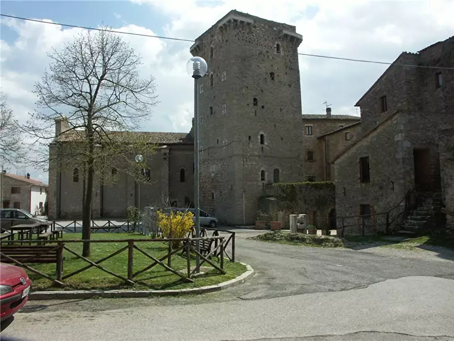 Immagine 9 di Stabile in vendita  in P.zza UMBERTO I° a Gualdo Cattaneo