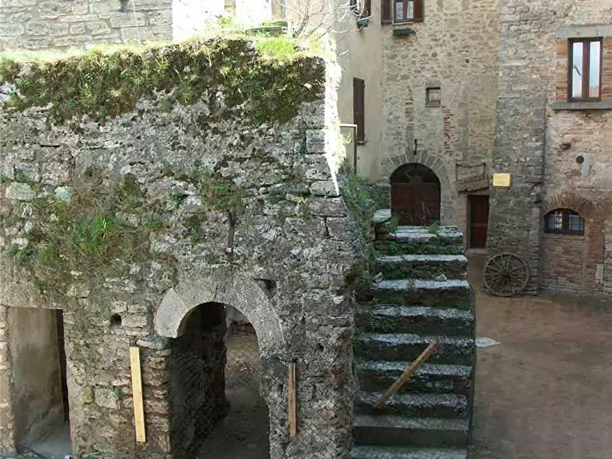 Immagine 11 di Stabile in vendita  in P.zza UMBERTO I° a Gualdo Cattaneo