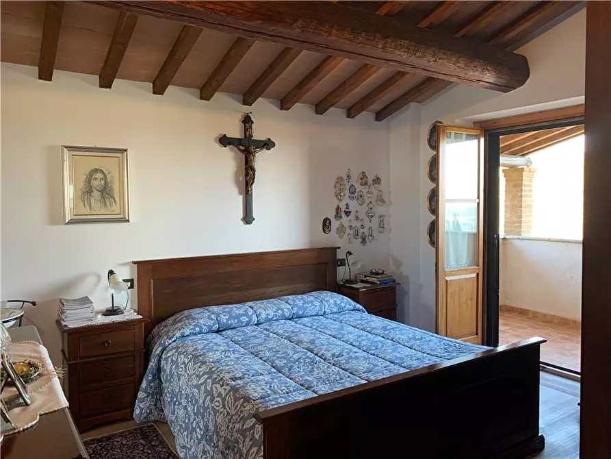 Immagine 30 di Rustico / casale in vendita  in Via LORETO, 1 a Todi