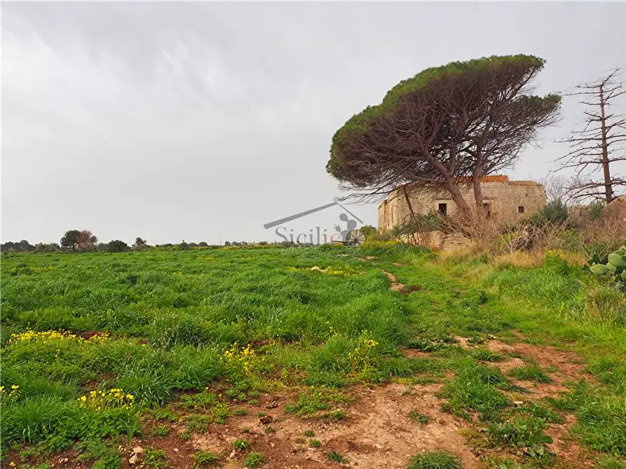 Immagine 16 di Stabile in vendita  a Modica