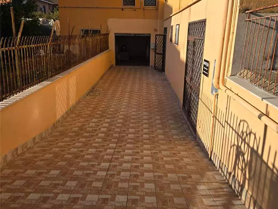 Immagine 6 di Attività commerciale in affitto  a Roma