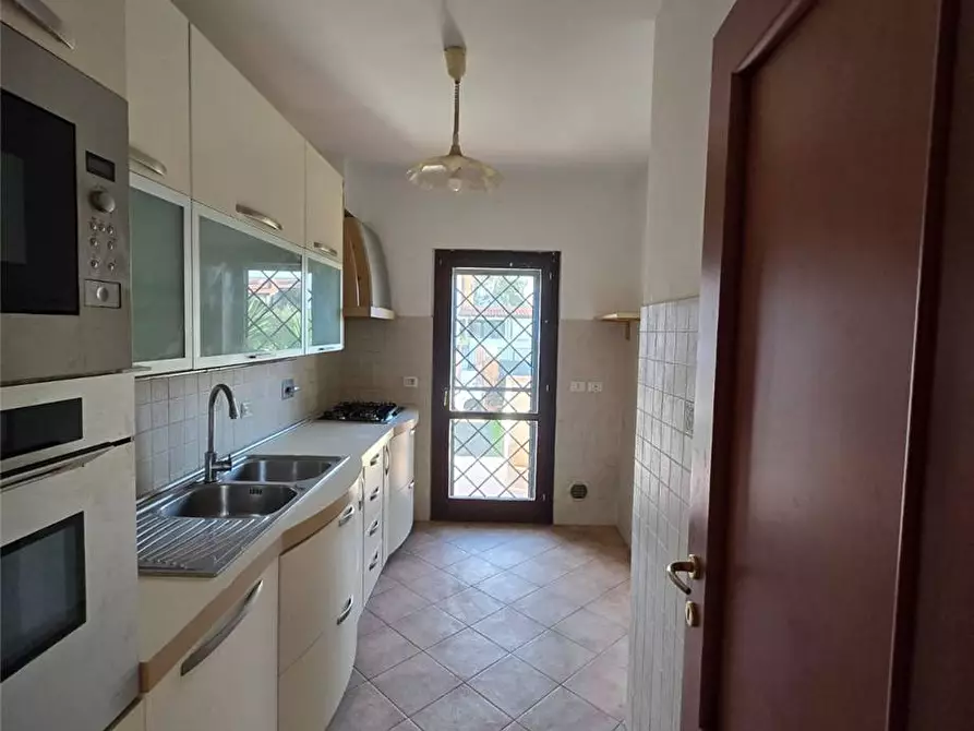 Immagine 7 di Villa in vendita  a Roma