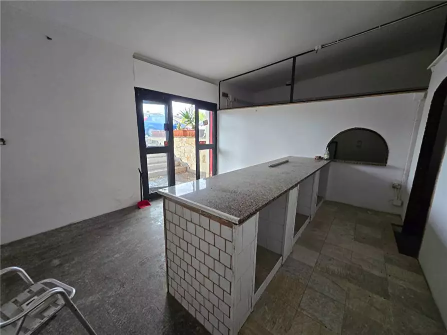 Immagine 6 di Attività commerciale in vendita  a Roma
