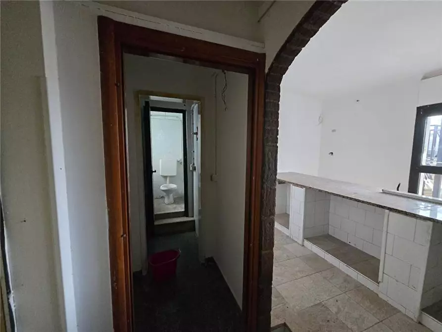 Immagine 7 di Attività commerciale in vendita  a Roma
