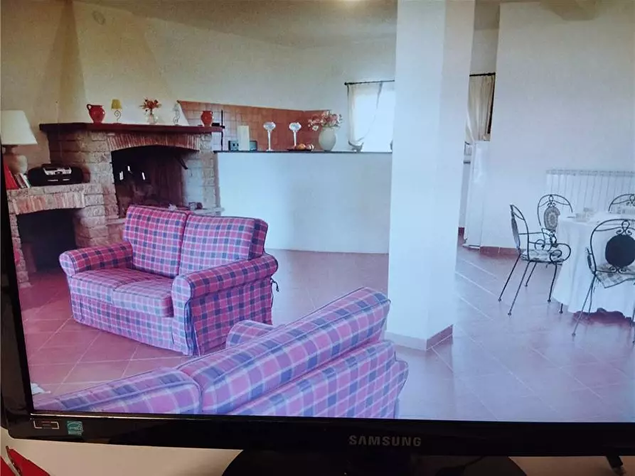 Immagine 8 di Villa in vendita  a Bolsena