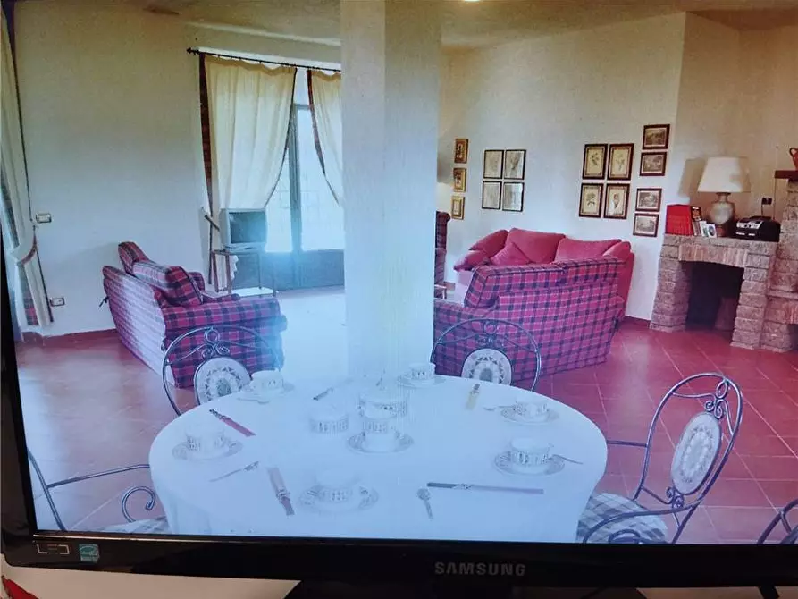 Immagine 9 di Villa in vendita  a Bolsena