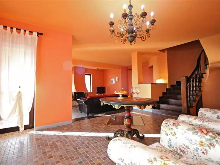 Immagine 8 di Villa in vendita  a Bolsena