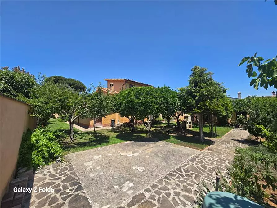Immagine 7 di Villa in vendita  a Roma
