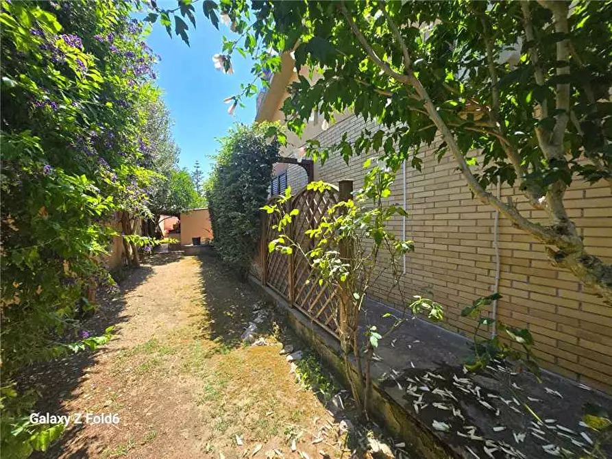 Immagine 10 di Villa in vendita  a Roma