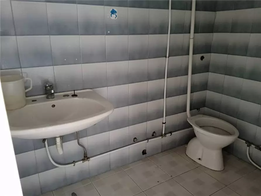 Immagine 6 di Attività commerciale in vendita  a Sannicandro Garganico