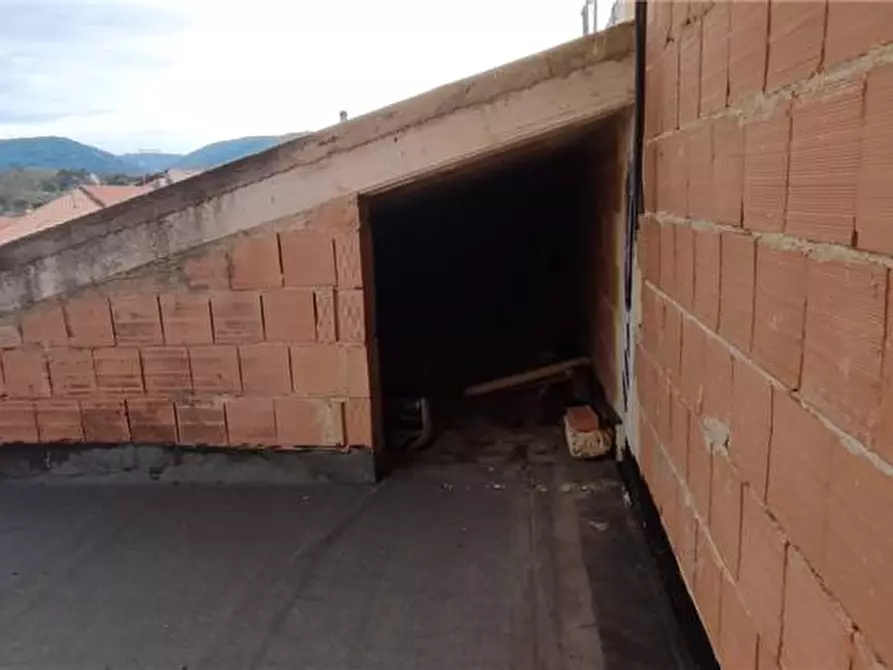 Immagine 9 di Stabile in vendita  a Sannicandro Garganico
