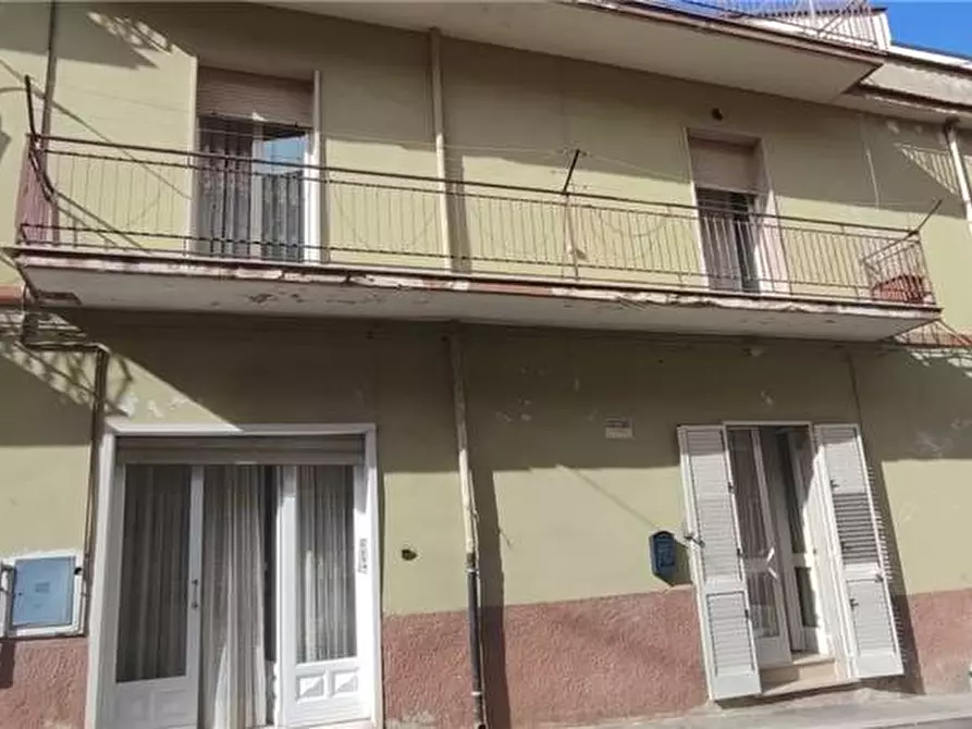 Immagine 10 di Stabile in vendita  a Sannicandro Garganico