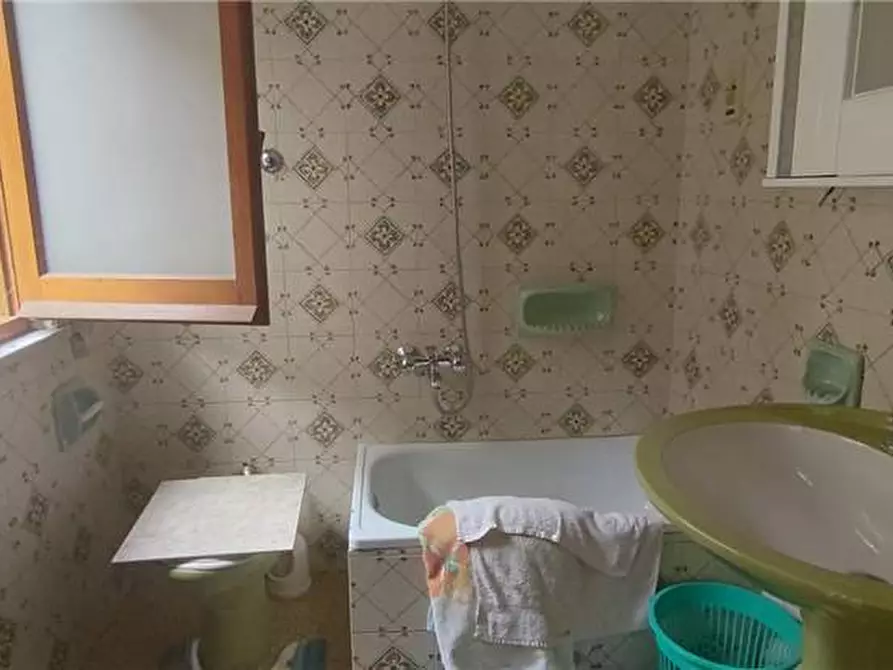 Immagine 8 di Stabile in vendita  a Sannicandro Garganico