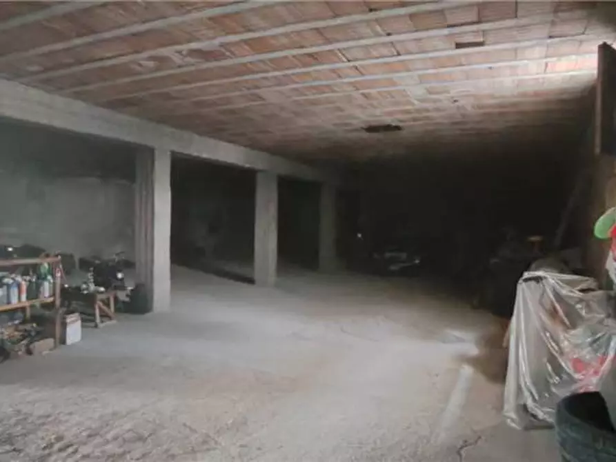 Immagine 7 di Stabile in vendita  a Sannicandro Garganico