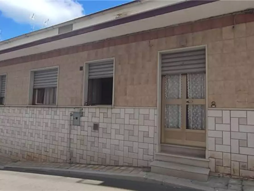 Immagine 10 di Stabile in vendita  a Sannicandro Garganico