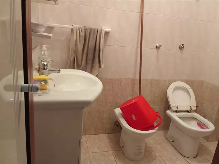 Immagine 7 di Attività commerciale in affitto  a Sannicandro Garganico
