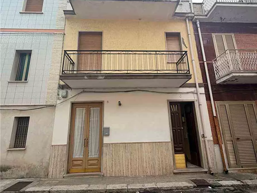 Immagine 9 di Stabile in vendita  a Sannicandro Garganico