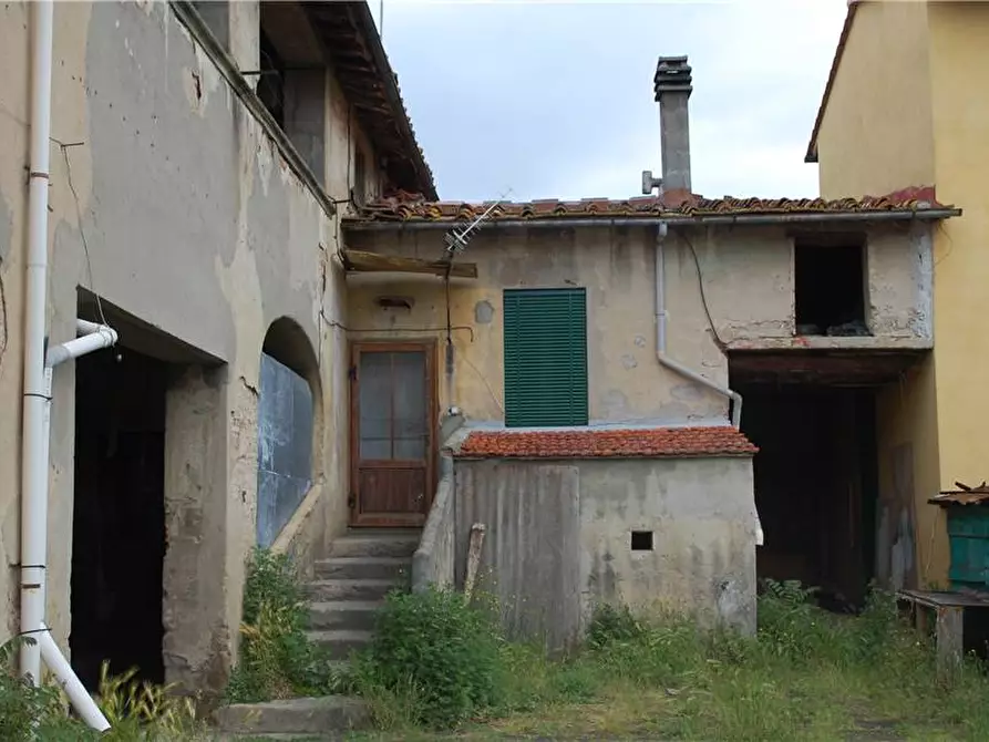 Immagine 8 di Rustico / casale in vendita  a Firenze