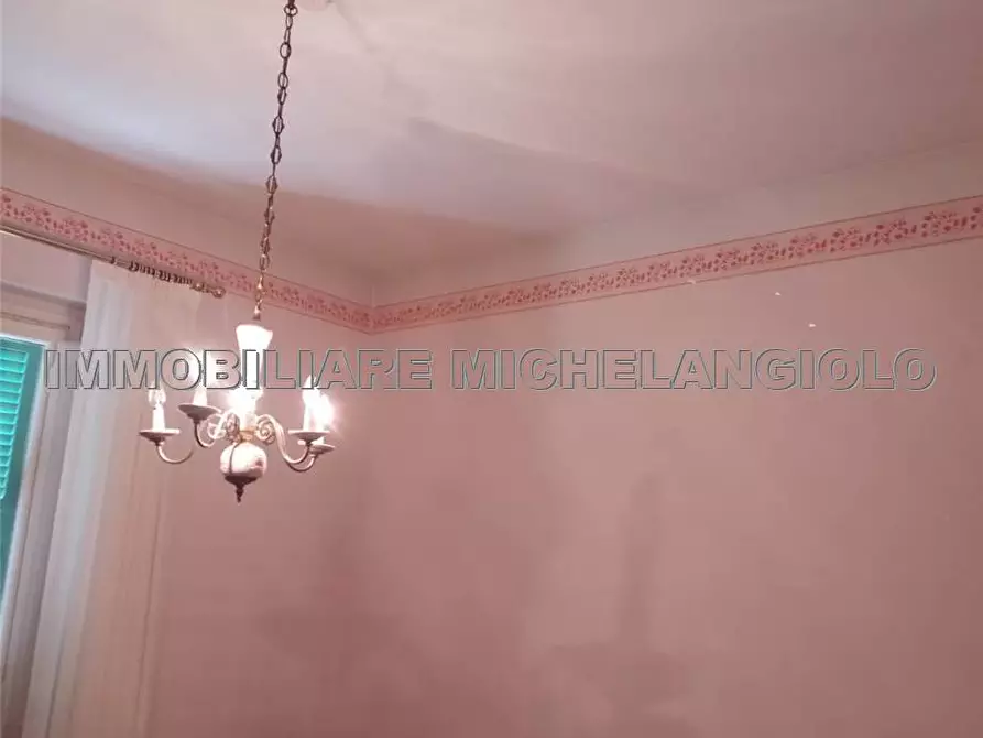 Immagine 6 di Appartamento in vendita  a Figline E Incisa Valdarno