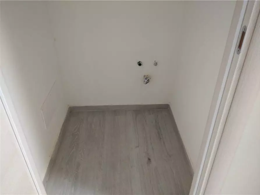Immagine 8 di Appartamento in vendita  a Viareggio