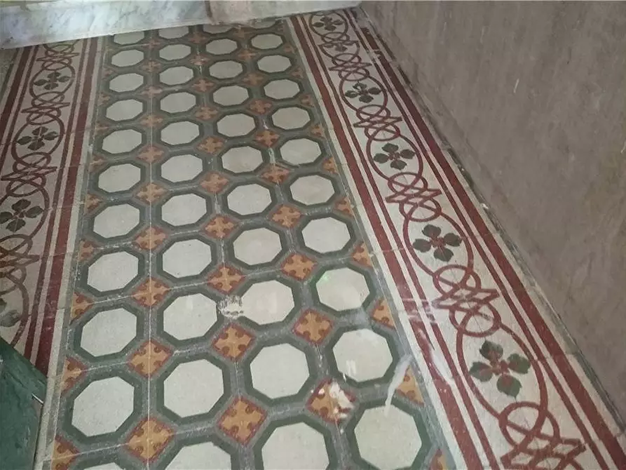 Immagine 9 di Appartamento in vendita  a Viareggio