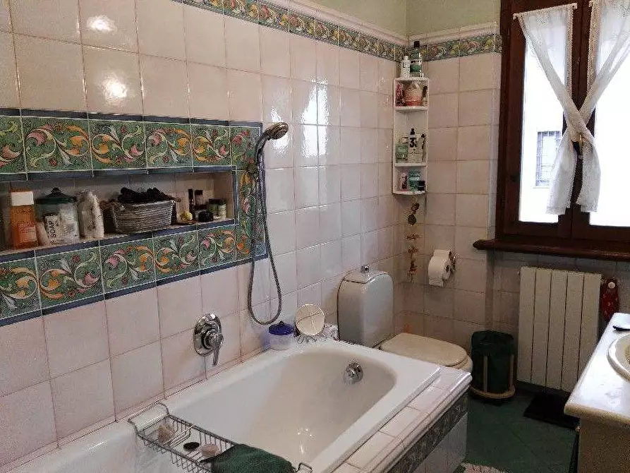 Immagine 7 di Porzione di casa in vendita  a Massarosa