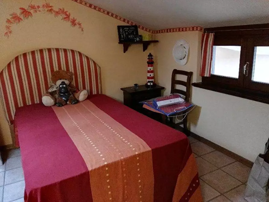 Immagine 8 di Porzione di casa in vendita  a Massarosa