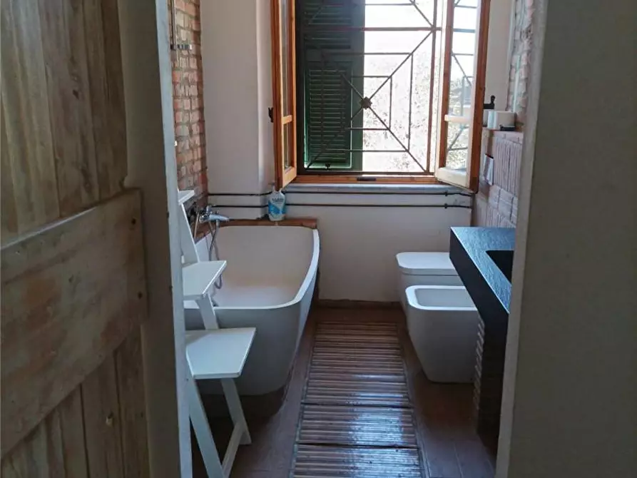 Immagine 8 di Villa in vendita  a Camaiore