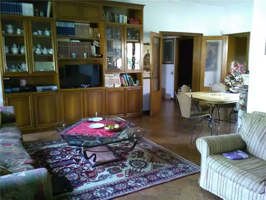 Immagine 6 di Villa in vendita  a Pietrasanta