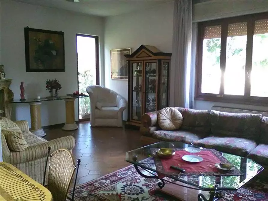 Immagine 8 di Villa in vendita  a Pietrasanta