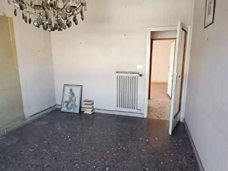 Immagine 7 di Appartamento in vendita  a Viareggio