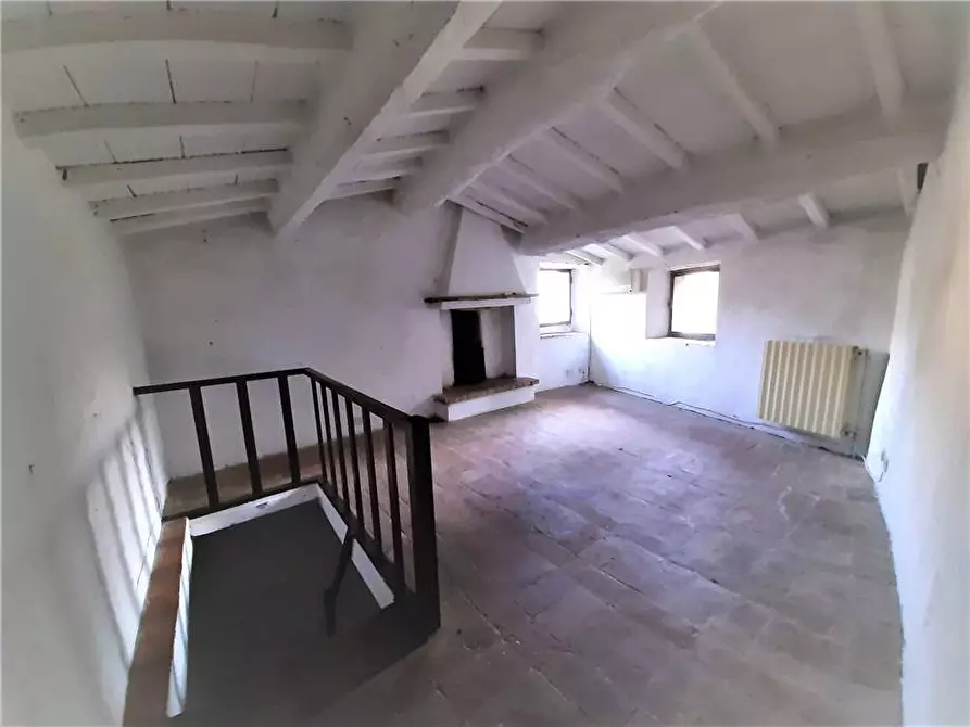 Immagine 6 di Porzione di casa in vendita  a Camaiore
